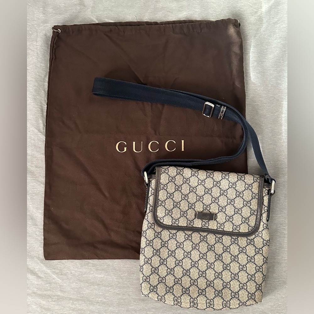 Gucci GG Supreme Messenger Bag